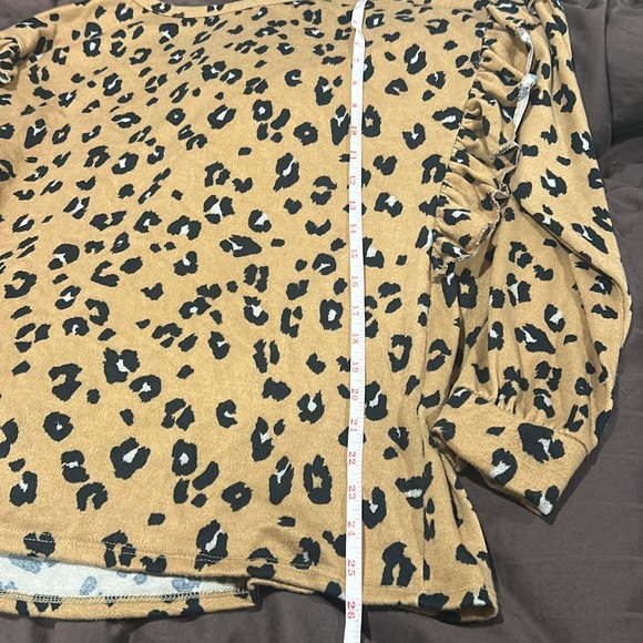 sweater - Picture 4 of 4